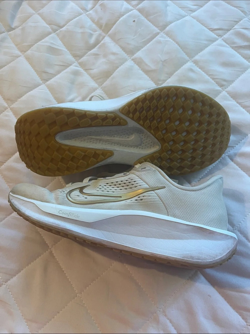Nike lightweight white
